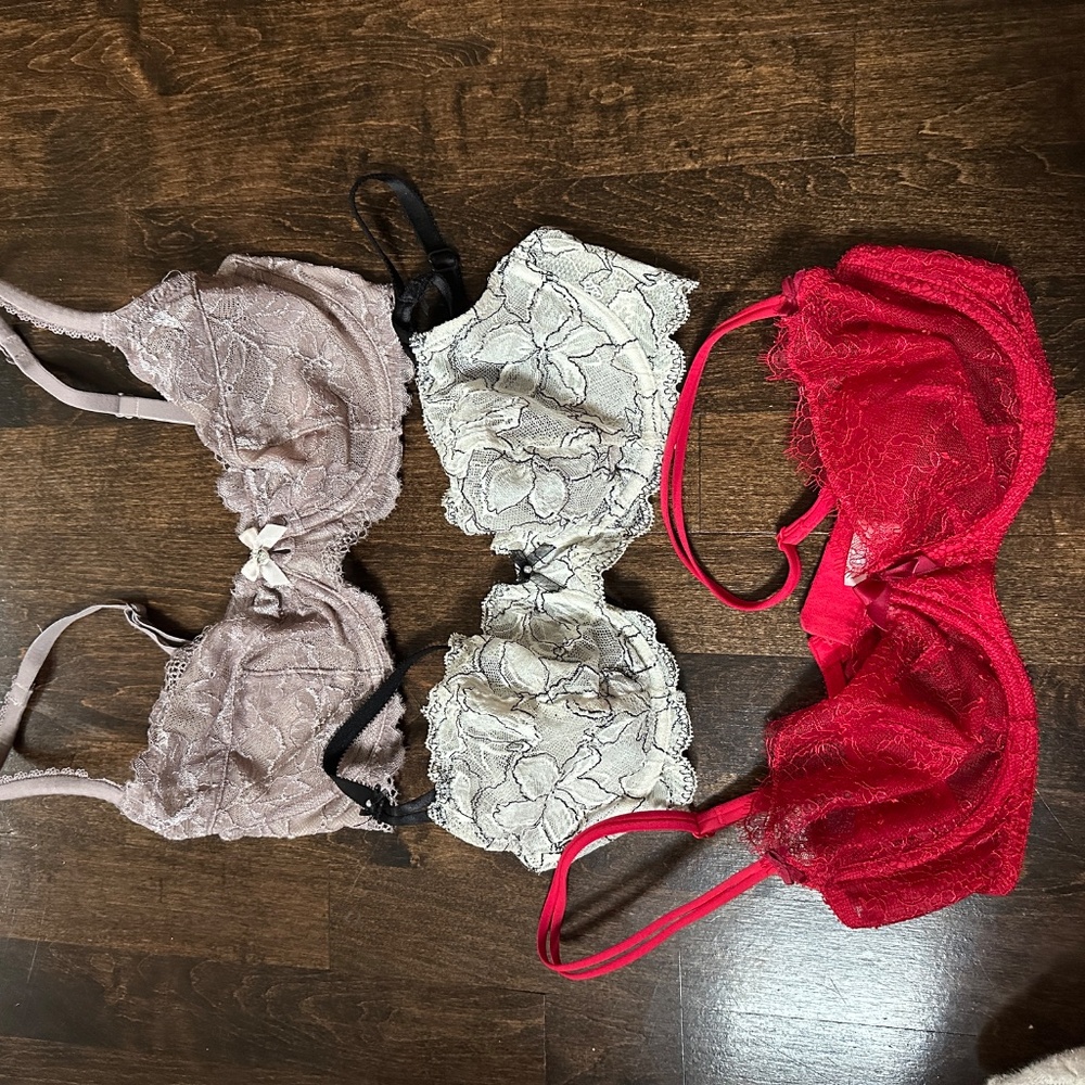 Set of 3 Victoria's Secret Unlined Demi Lace Bras in Pink, Floral, Red - 32D